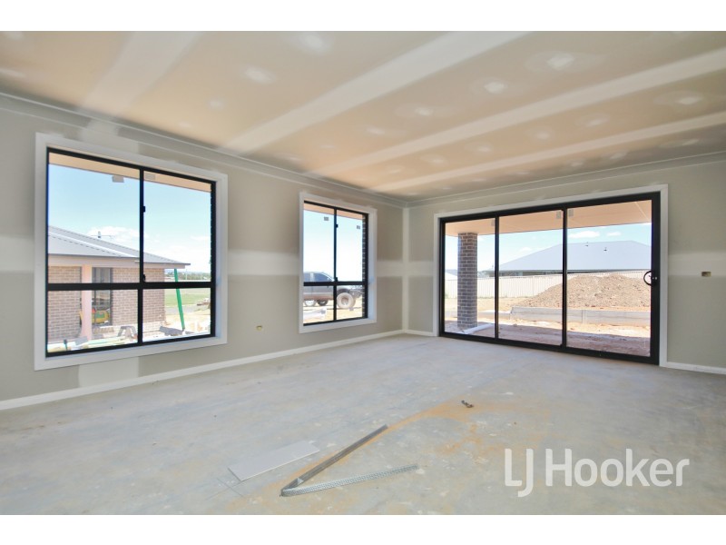 14 Kemp Street, Eglinton NSW 2795