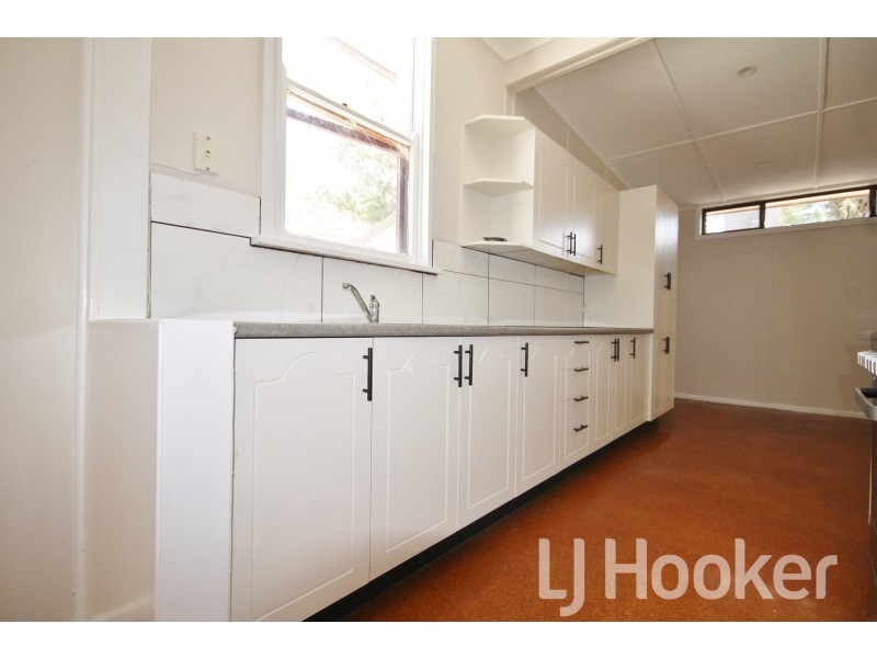 27 Hill Street, Bathurst NSW 2795