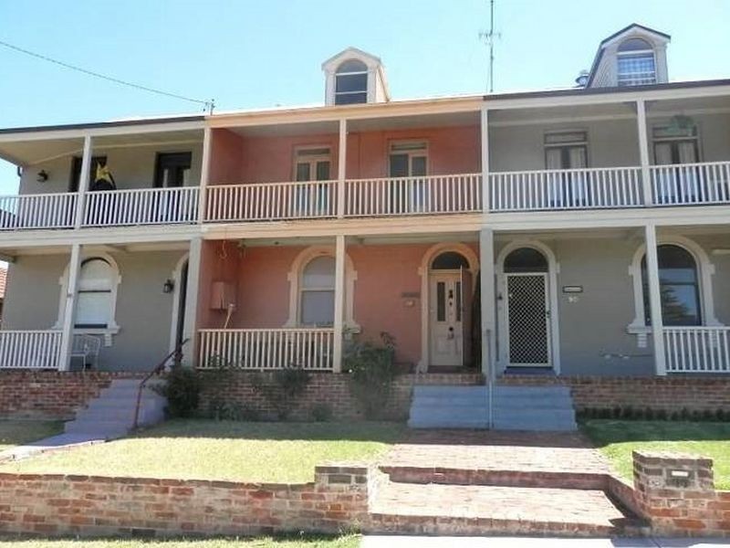 2/88 Russell Street, Bathurst NSW 2795