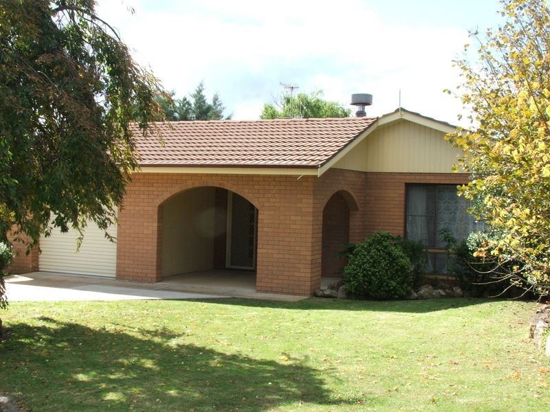 13 Tandora Street, Bathurst NSW 2795