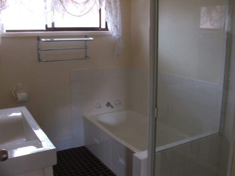 13 Tandora Street, Bathurst NSW 2795