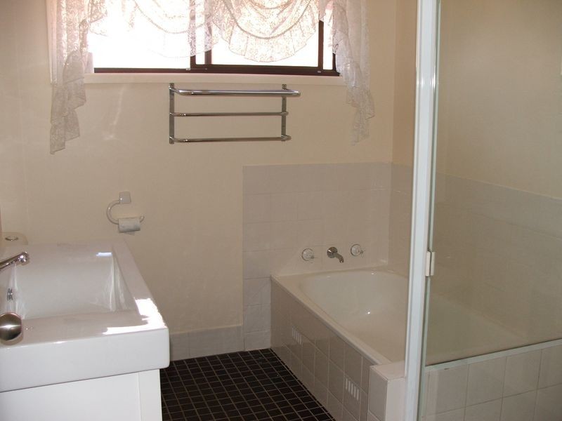 13 Tandora Street, Bathurst NSW 2795