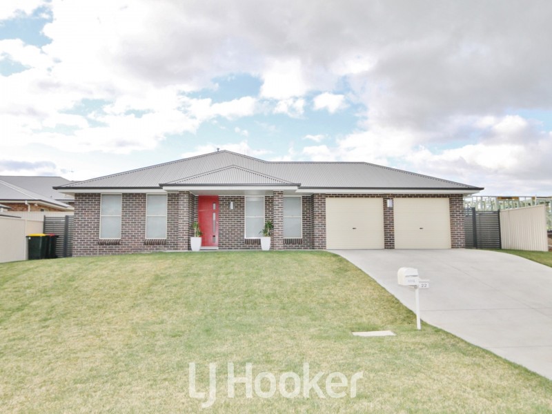22 Graham Drive, Bathurst NSW 2795