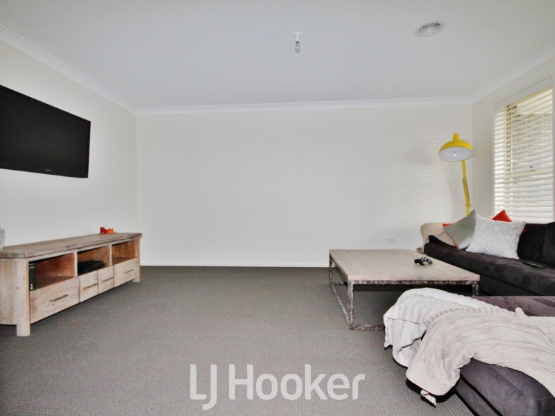 22 Graham Drive, Bathurst NSW 2795