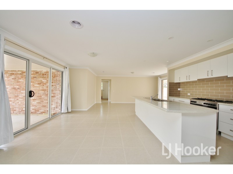 24 Maxwell Drive, Eglinton NSW 2795