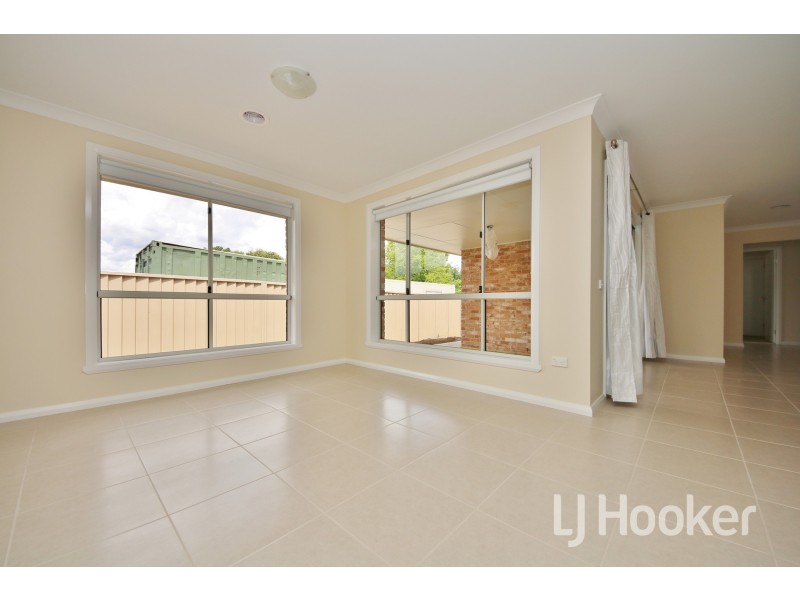 24 Maxwell Drive, Eglinton NSW 2795