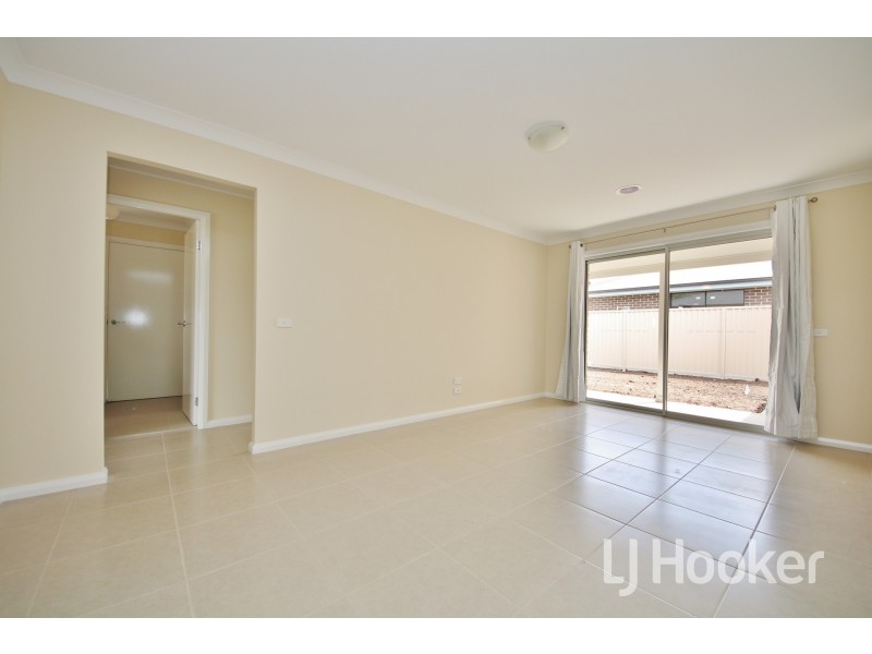 24 Maxwell Drive, Eglinton NSW 2795