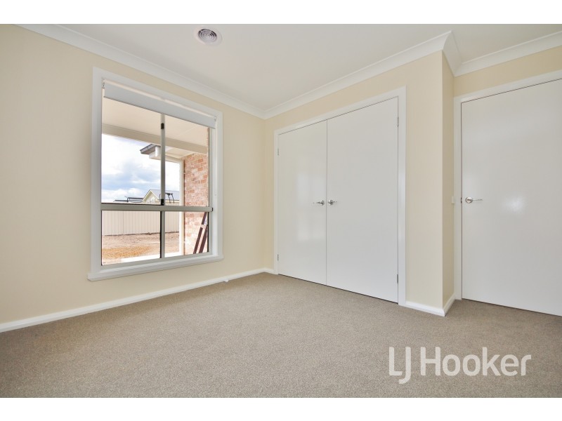 24 Maxwell Drive, Eglinton NSW 2795