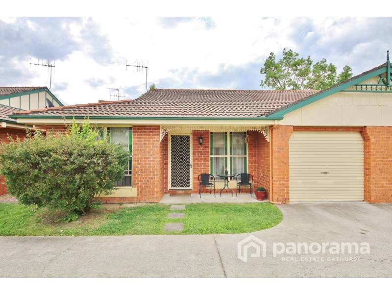 2/174 Keppel Street, Bathurst NSW 2795