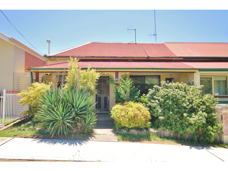 219 Bentinck Street, Bathurst NSW 2795