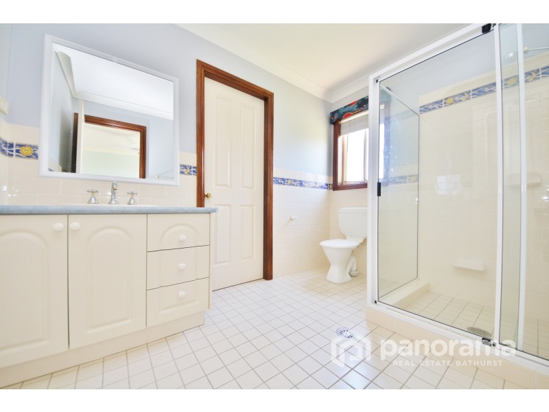 5 Lorimer Street, Llanarth NSW 2795 LJ Hooker Bathurst For Sale