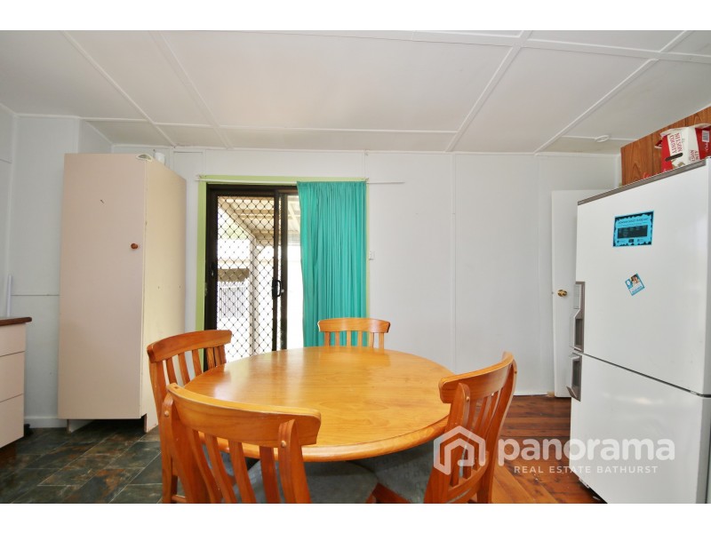 15 Alamein Walk, West Bathurst NSW 2795