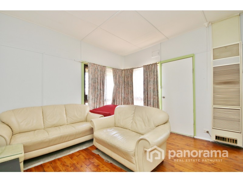 15 Alamein Walk, West Bathurst NSW 2795