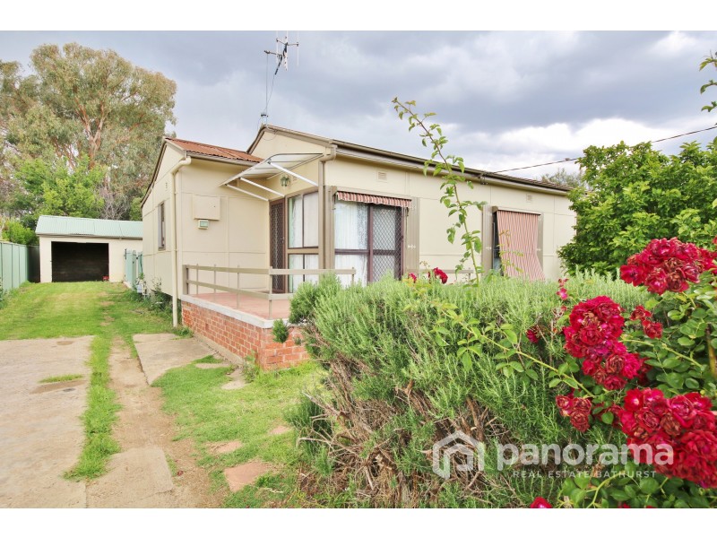 15 Alamein Walk, West Bathurst NSW 2795