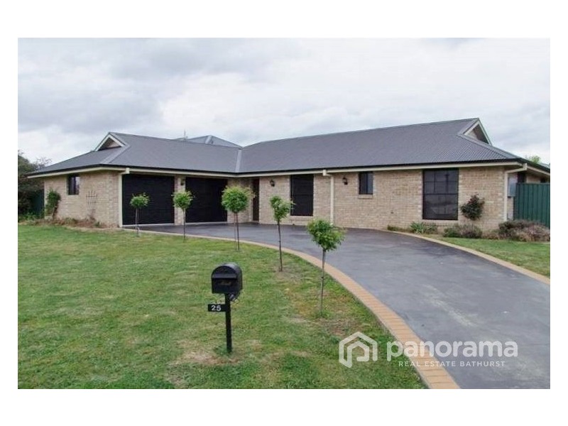 25 Tandora Street, Bathurst NSW 2795