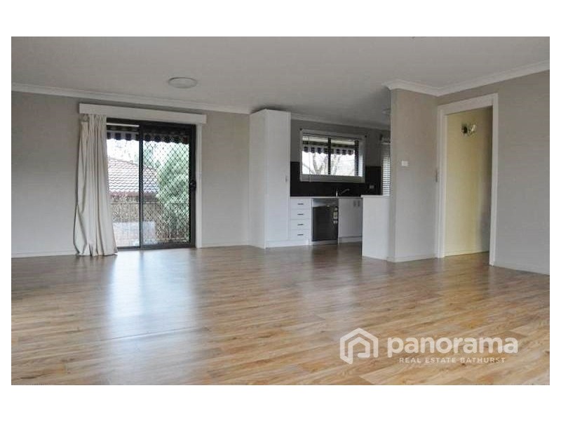 17 Miriyan Drive, Bathurst NSW 2795