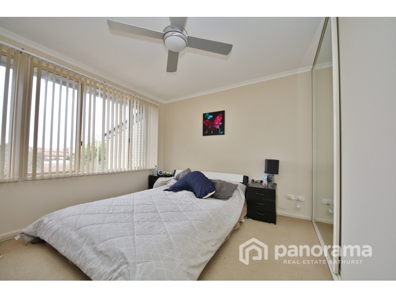 12 Ribbon Gum Place, Bathurst NSW 2795