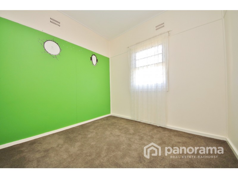 10 Alamein Walk, West Bathurst NSW 2795