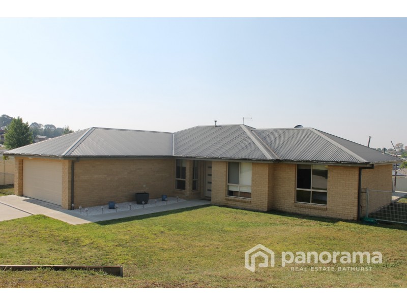 62 Mcbrien Drive, Bathurst NSW 2795