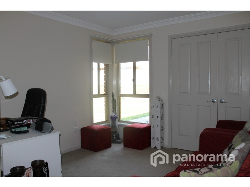 62 Mcbrien Drive, Bathurst NSW 2795