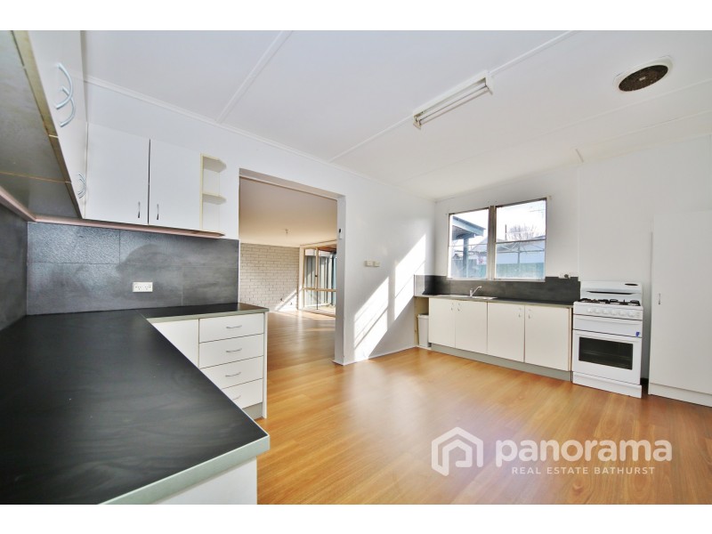 4 Bant Street, Bathurst NSW 2795