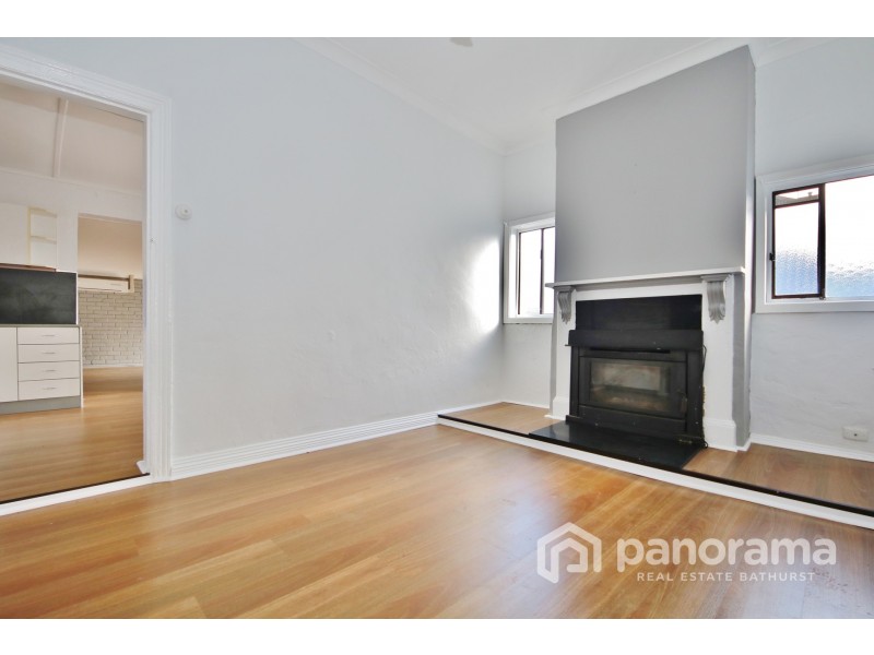 4 Bant Street, Bathurst NSW 2795