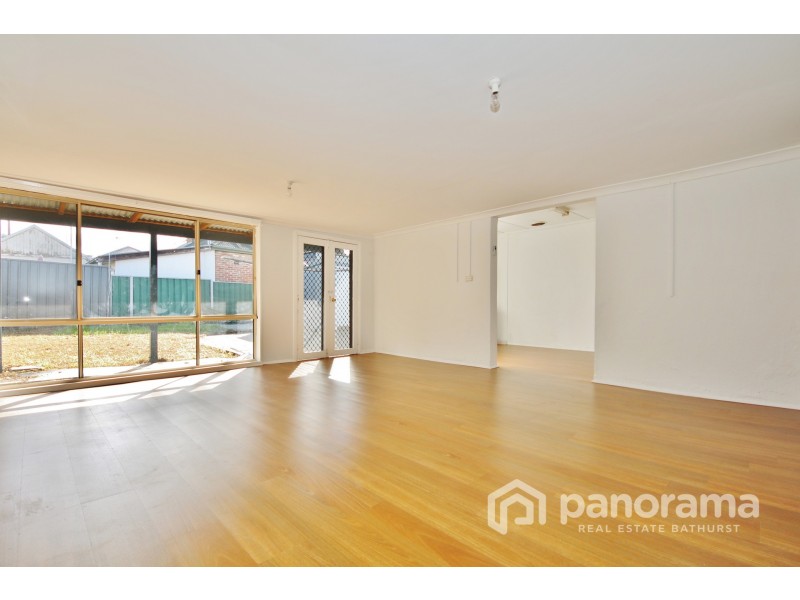 4 Bant Street, Bathurst NSW 2795