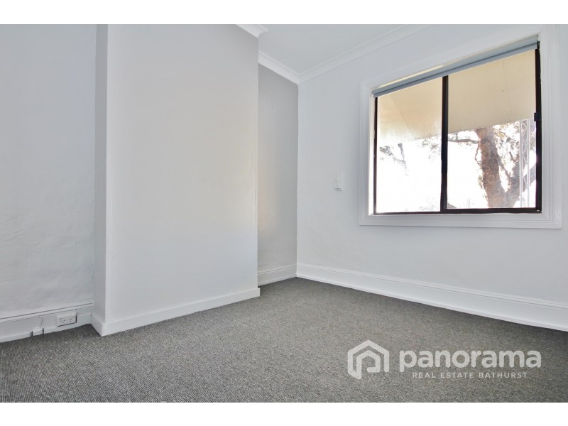 4 Bant Street, Bathurst NSW 2795