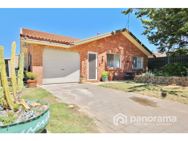 14 Elm Place, Kelso NSW 2795