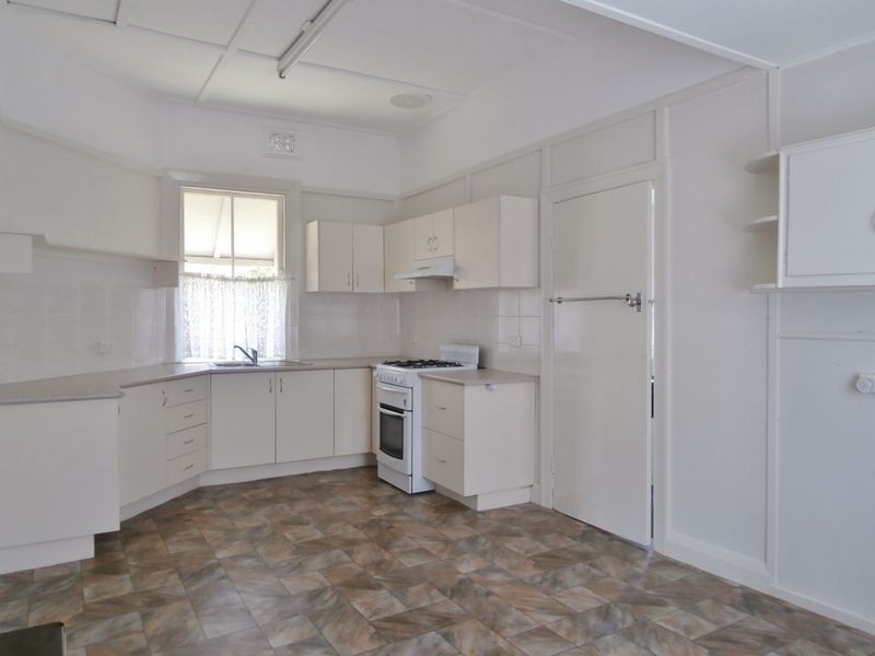 215 Brilliant Street, Bathurst NSW 2795