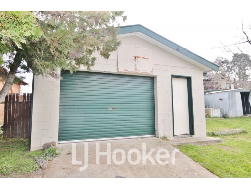 42 Boyd Street, Bathurst NSW 2795