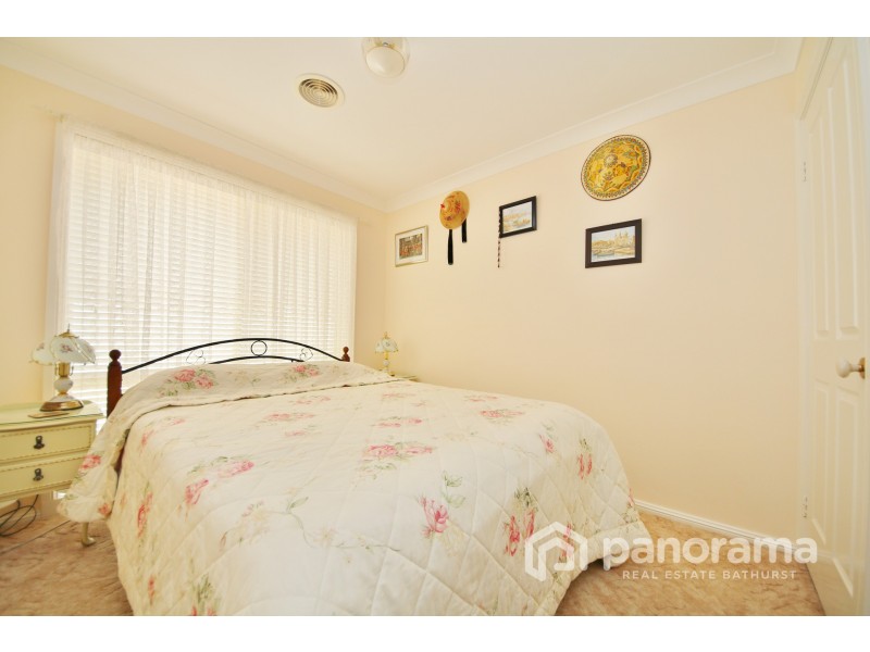 8 Douglas Court, Kelso NSW 2795