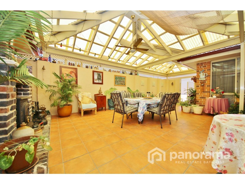 8 Douglas Court, Kelso NSW 2795