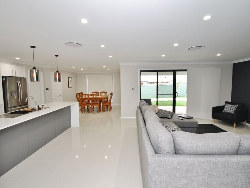 26 Blaxland Drive, Llanarth NSW 2795