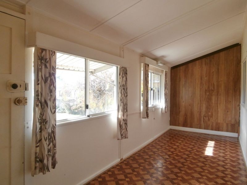 28 Alamein Walk, Bathurst NSW 2795
