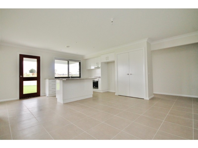 35 Amber Close, Bathurst NSW 2795