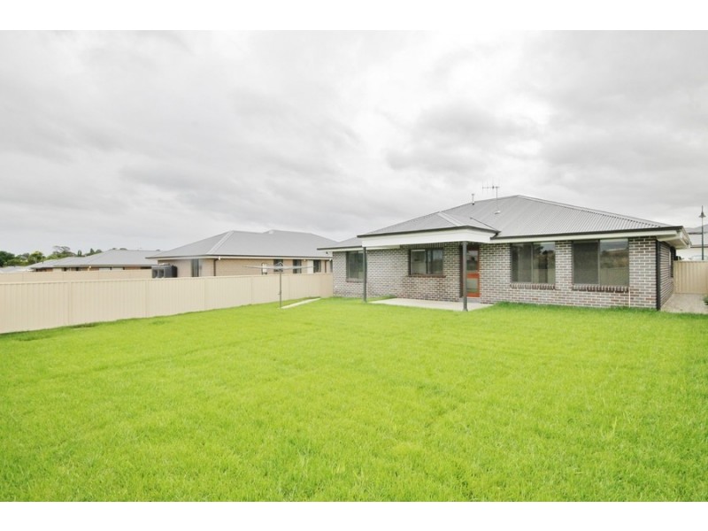 35 Amber Close, Bathurst NSW 2795