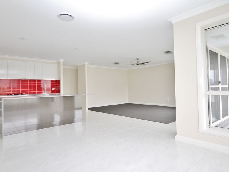 8 Keane Drive, Kelso NSW 2795