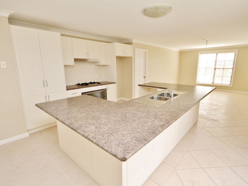 41 Darwin Drive, Llanarth NSW 2795