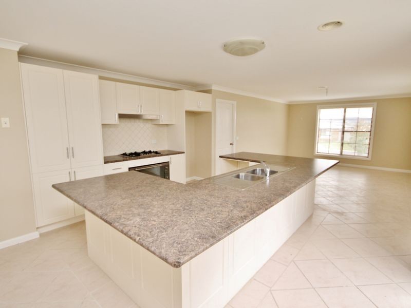 41 Darwin Drive, Llanarth NSW 2795