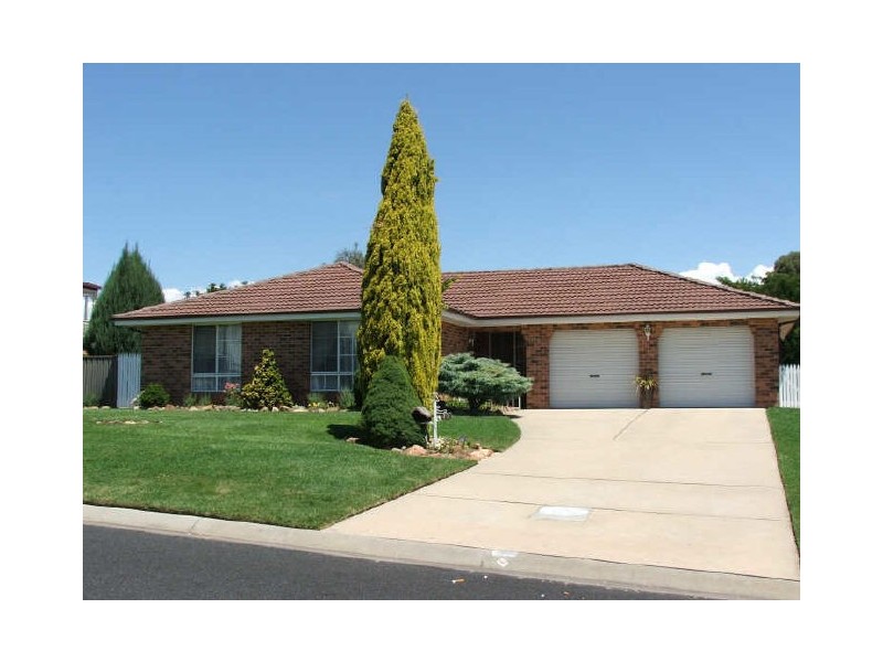 28 Blaxland Drive, Bathurst NSW 2795