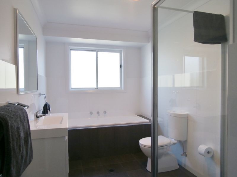 28 Blaxland Drive, Bathurst NSW 2795