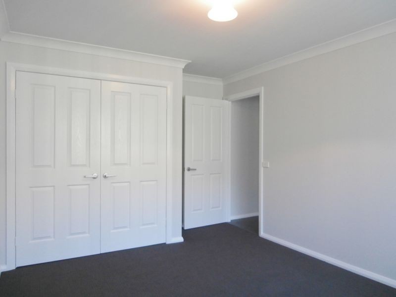 28 Blaxland Drive, Bathurst NSW 2795