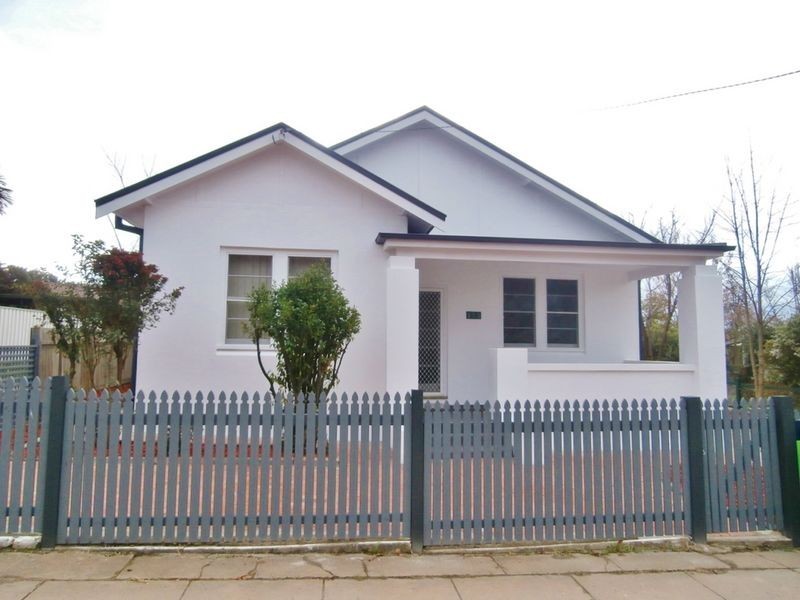 125 Peel Street, Bathurst NSW 2795