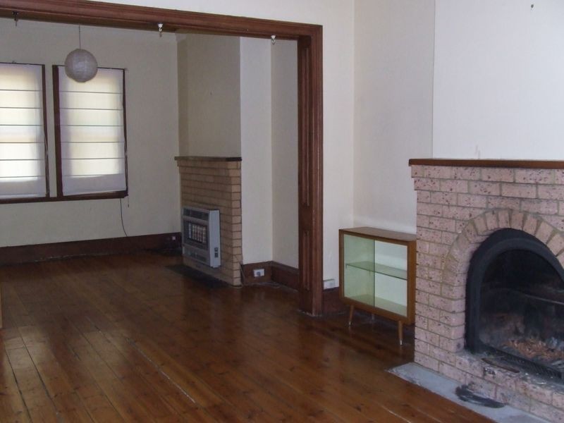 21 Tandora Street, Bathurst NSW 2795