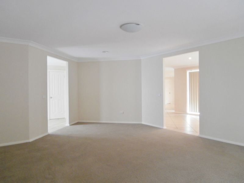8 Joubert Drive, Bathurst NSW 2795