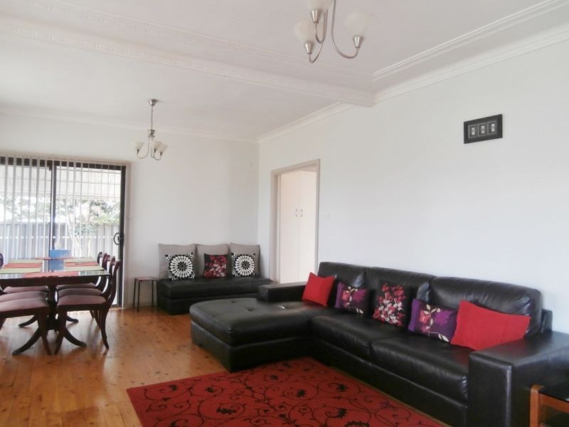 24 Fish Parade, Bathurst NSW 2795