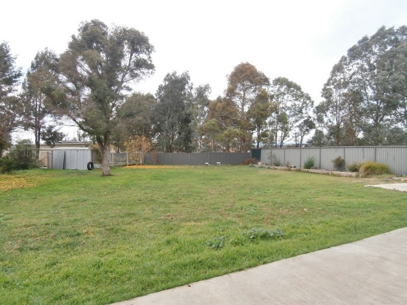 24 Fish Parade, Bathurst NSW 2795