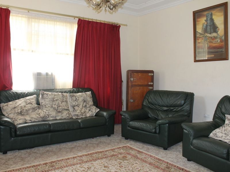8 Russell St, Bathurst NSW 2795