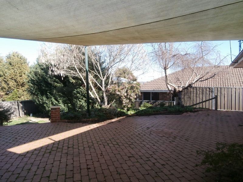 10 Barker Circuit, Bathurst NSW 2795